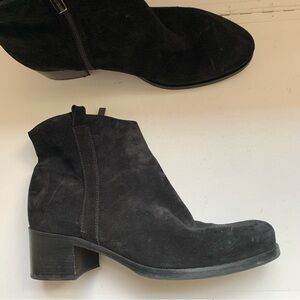 La Canadienne Black Suede Boots Heeled Ankle Bootie Size 8